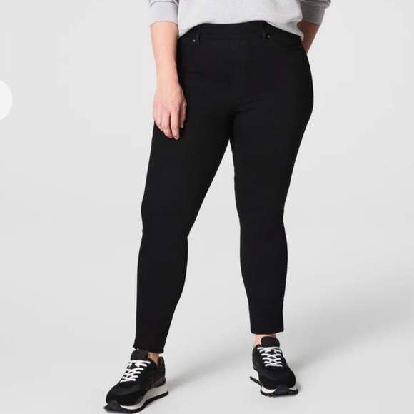 *NEW* Spanx Shape Everywear Ankle Skinny Jeans - Picture 1 of 15